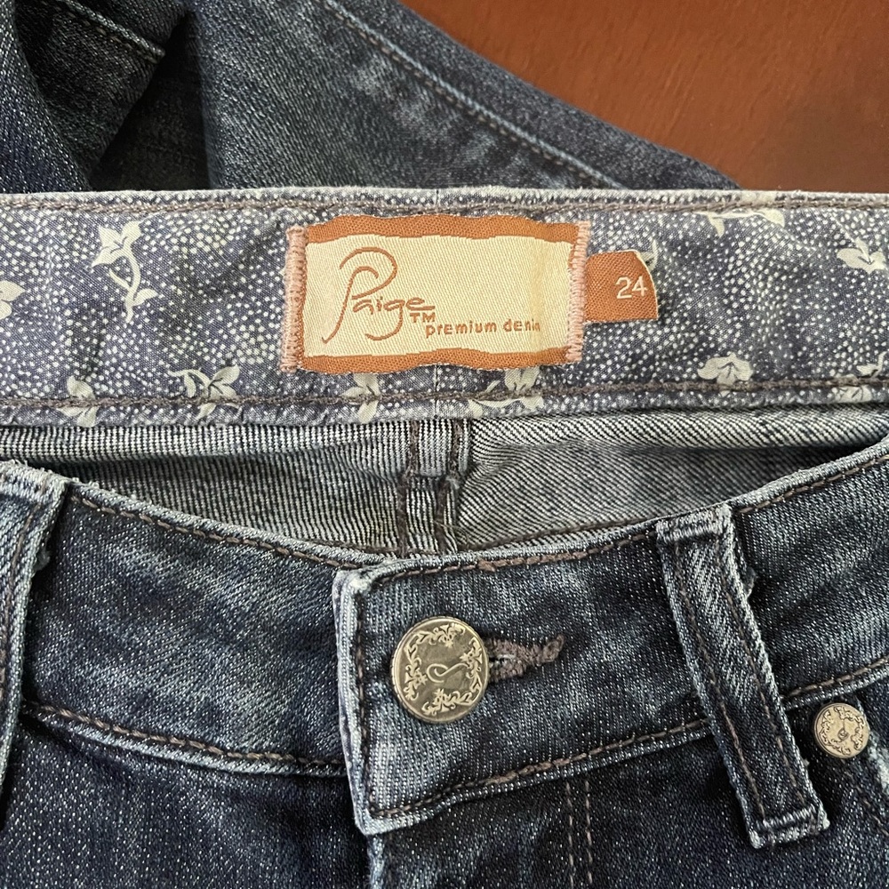 Paige jeans size 24